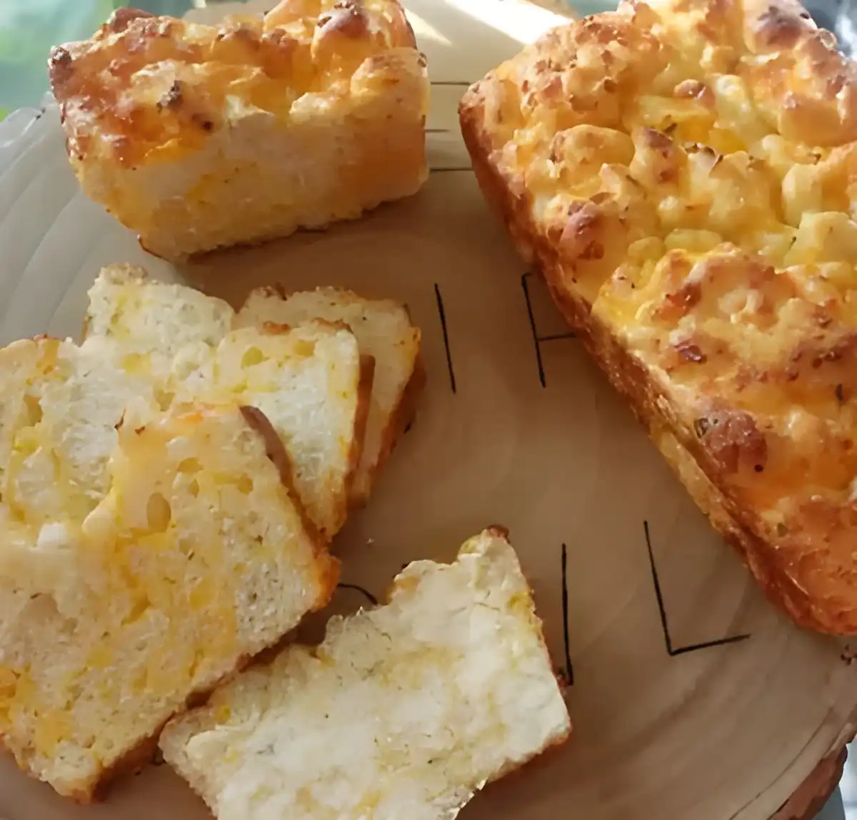 cheese-bread-on-cutting-board