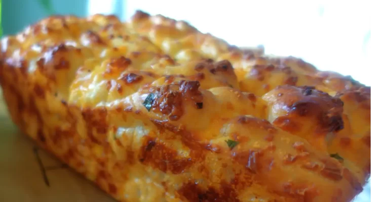 “Chopped” Garlic Cheese Bread