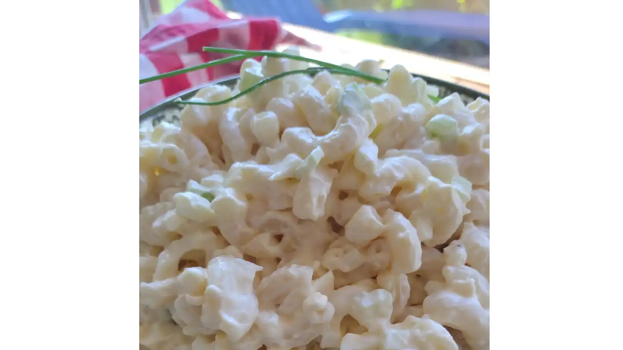 macaroni-salad-in-bowl.