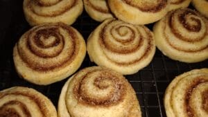 cinnamon roll cookies uniced