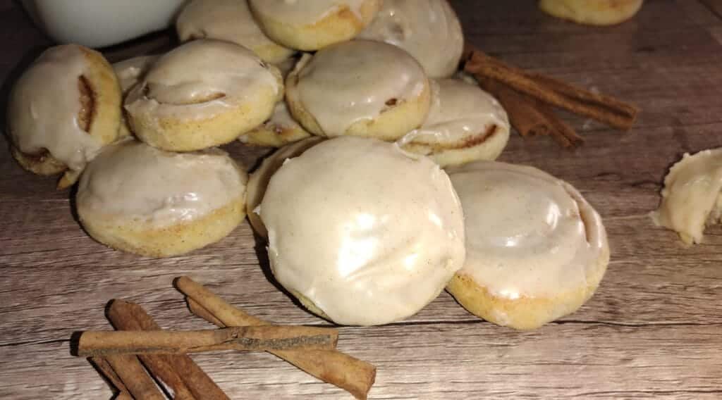 cinnamon roll cookies