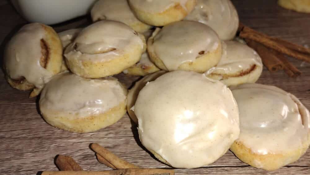 Easy Cinnamon Roll Cookies