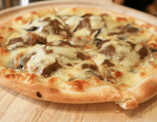 Garlic Aioli Beef Pizza