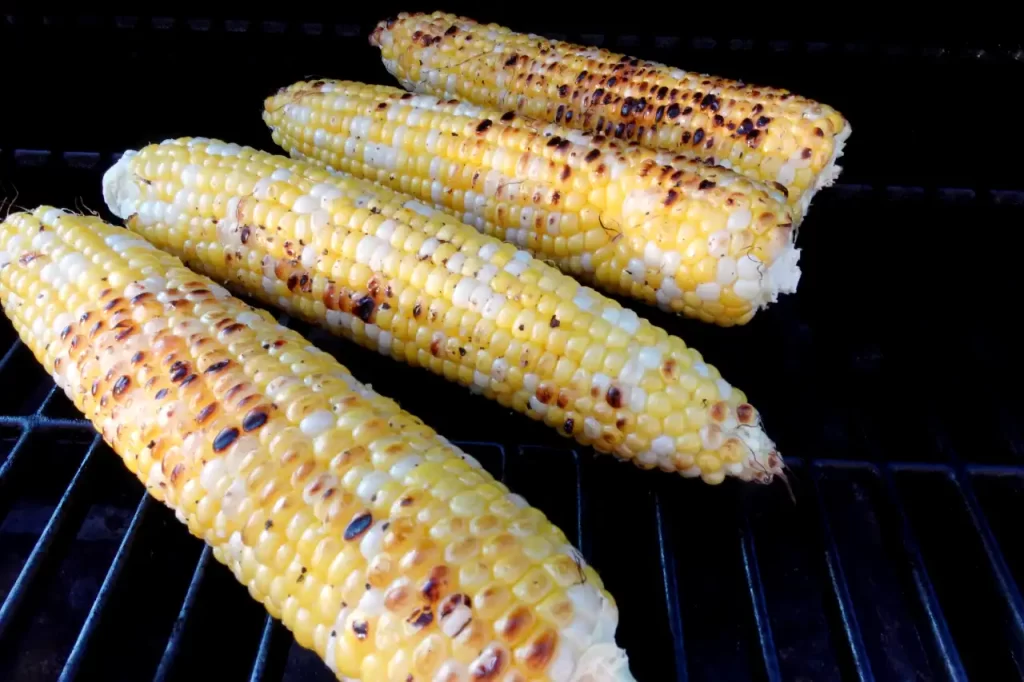 Fresh-corn-on-the-cob-grilling-over-medium-heat-until-tender-and-lightly-charred-for-an-easy-grilled-corn-salad-recipe