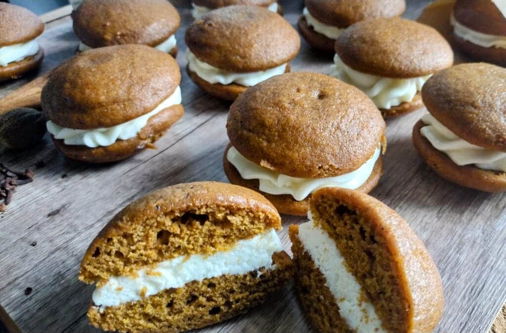 pumpkin whoopie pies