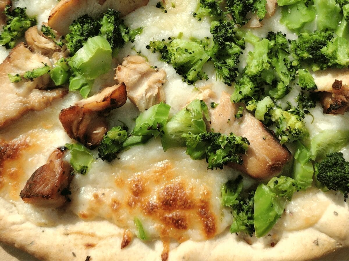 Chicken Alfredo Pizza