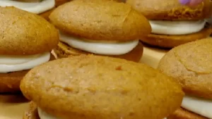 pumpkin-whoopie-pies side view