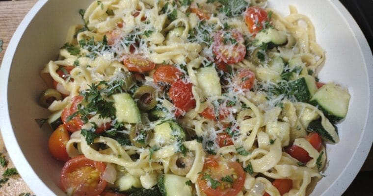 Pasta With Zucchini and Cherry Tomatoes