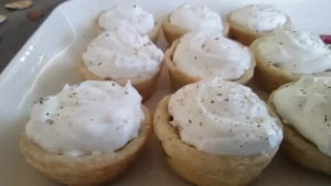 pumpkin pie tarts with whipped topping