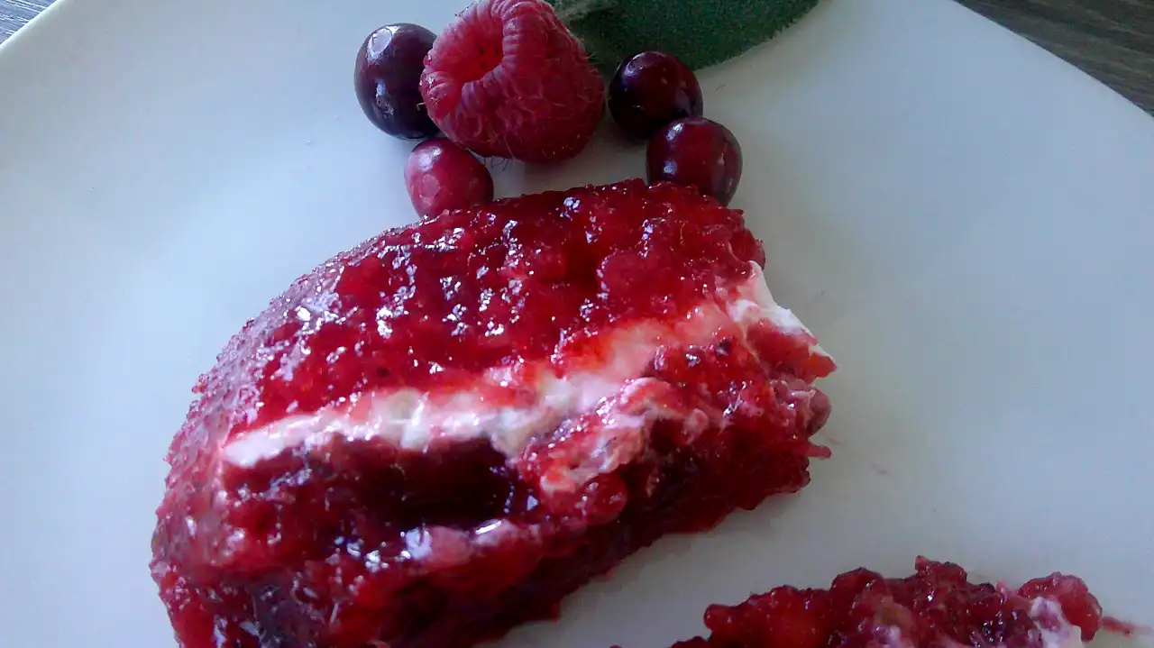serving-of-cranberry-raspberry-ring-on-white-plate