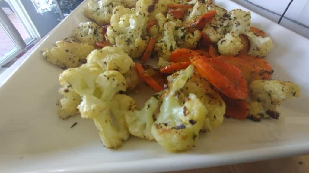 Roasted Cauliflower and Carrots THE RECIPE BOWL