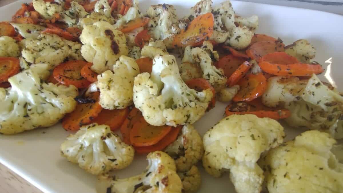 Roasted Cauliflower and Carrots THE RECIPE BOWL
