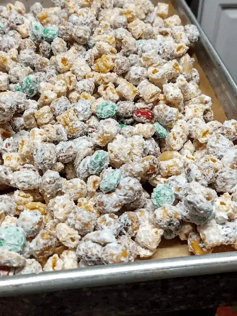 jolly-jingle-mix-on-baking-tray