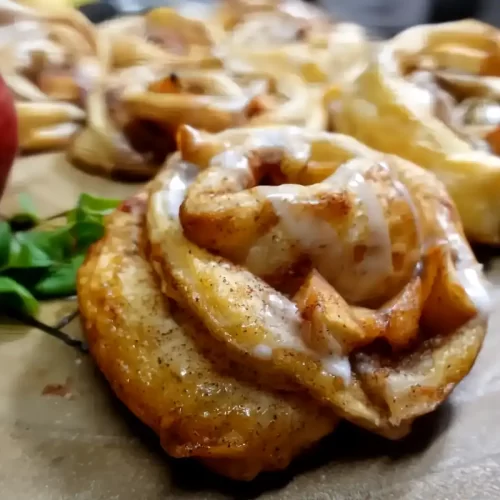 apple-puff-pastry-drizzled-with-glaze