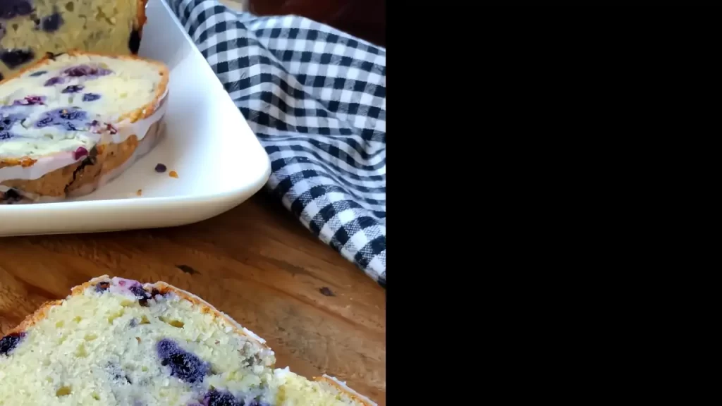 blueberry-pound-cake-close-up-sliced