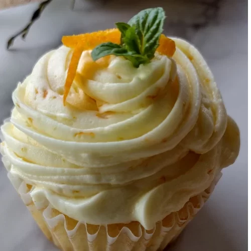 single orange creamsicle cupcake