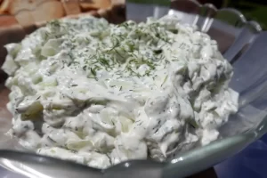 close-up-cucumber-onion-dip-recipe