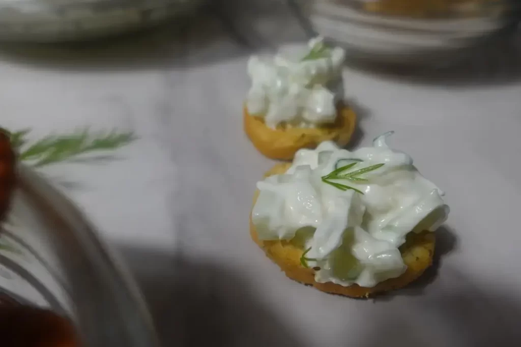 cracker with cucumber onion dip