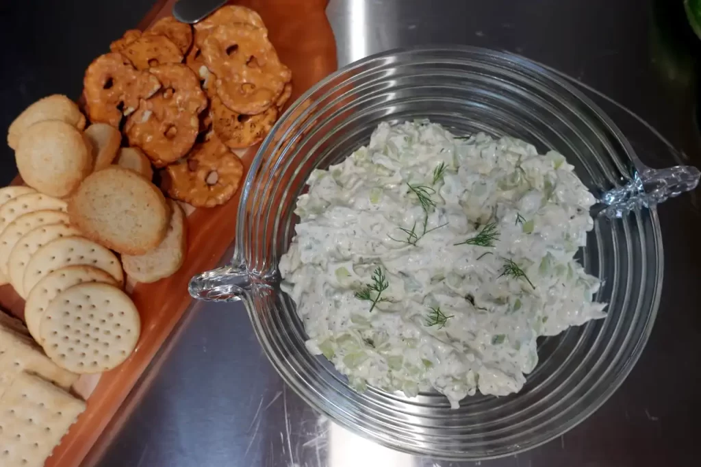 cucumber-onion-dip-alongside-crackers-for-dipping