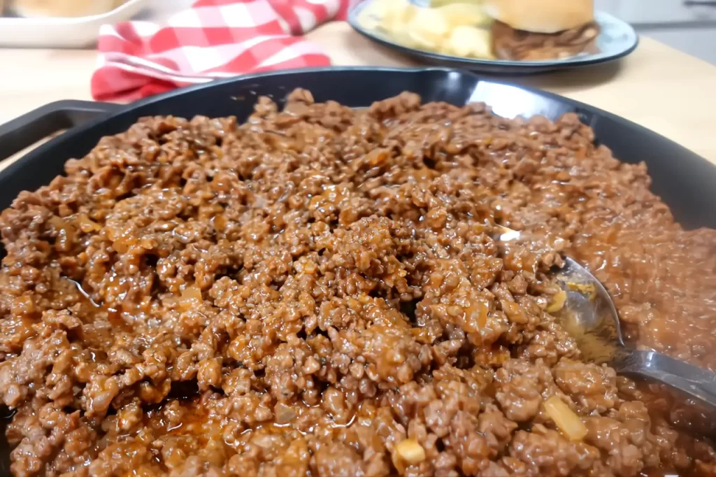 sloppy-joes-in-cast-iron-skillet.