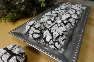 chocolate-crinkles-on-silver-serving-tray