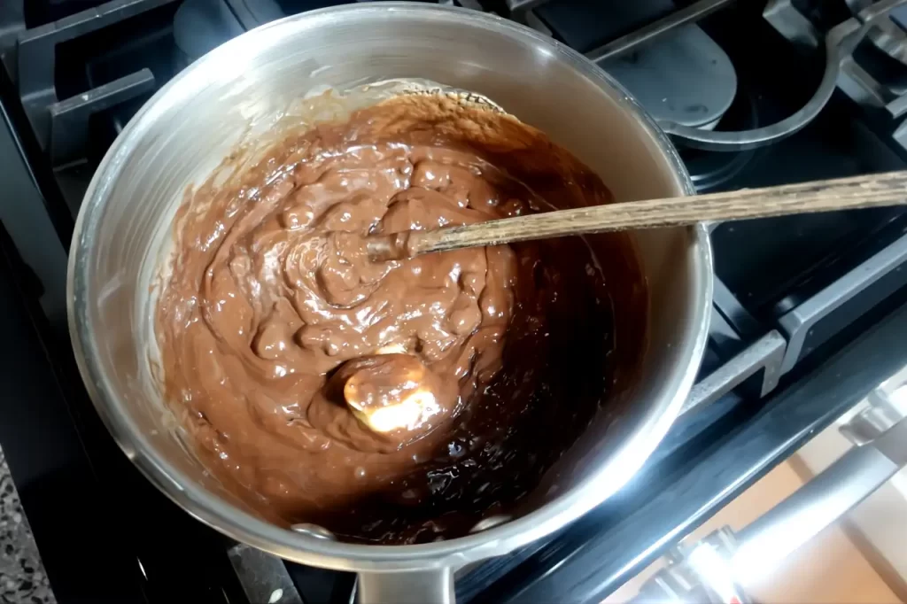 chocolate-melting-in-saucepan.