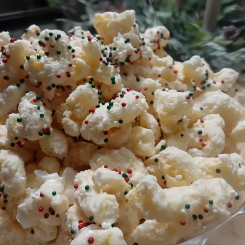 puff-corn-with-holiday-sprinkles-in-clear-bowl.