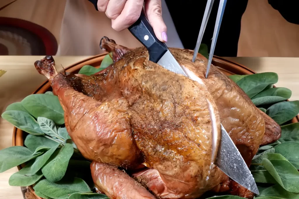 smoked-turkey-being-carved