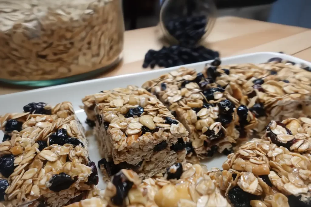 chewy-granola-bars-on-a-plate.