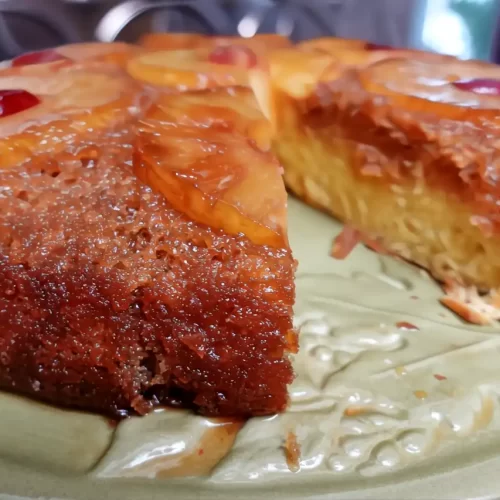 pineapple-upside-down-cake-on-green-pedistal