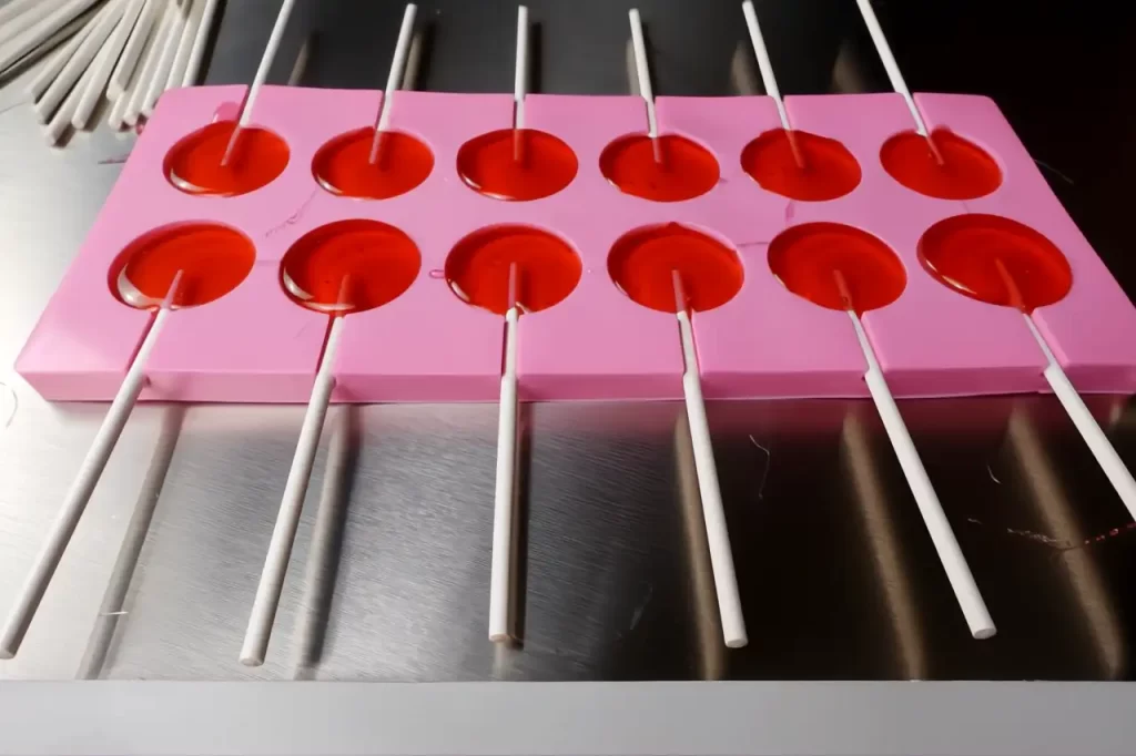 red-lollipops-in-molds