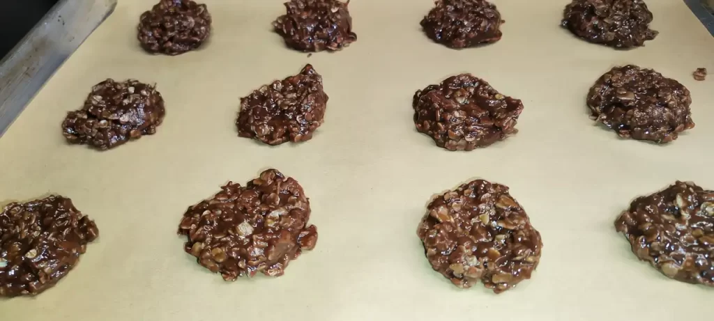 no-bake-cookies-on-tray.