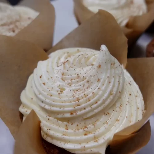 upclose-single-carrot-cake-cupcake