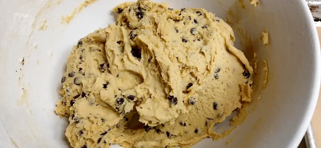 chocolate-chip-cookie-dough-in-white-bowl.