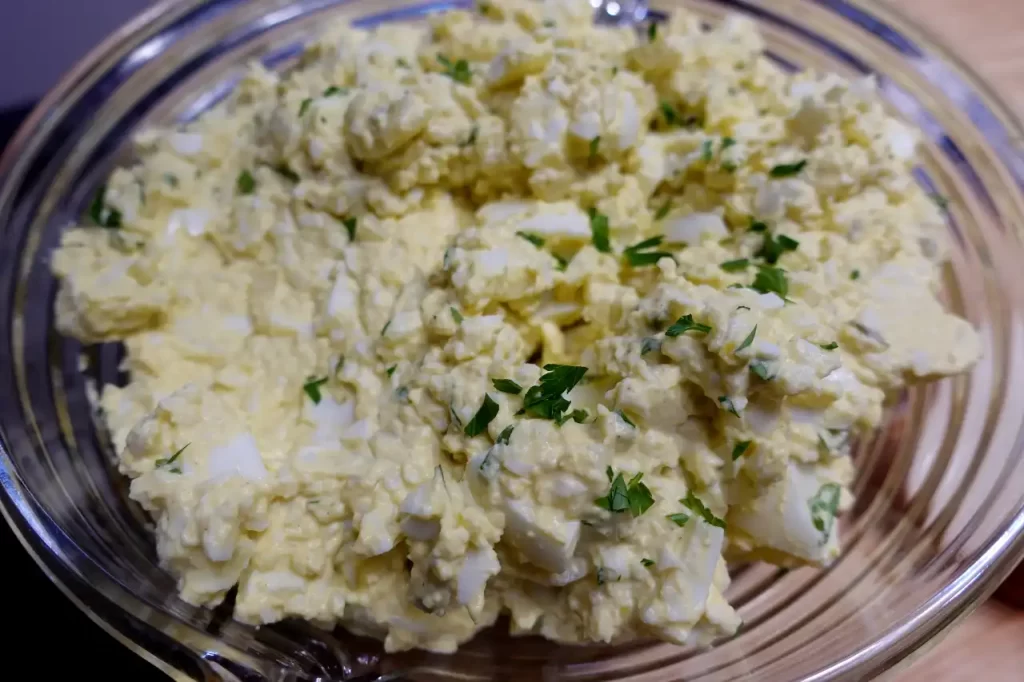 bowl-of-egg-salad.