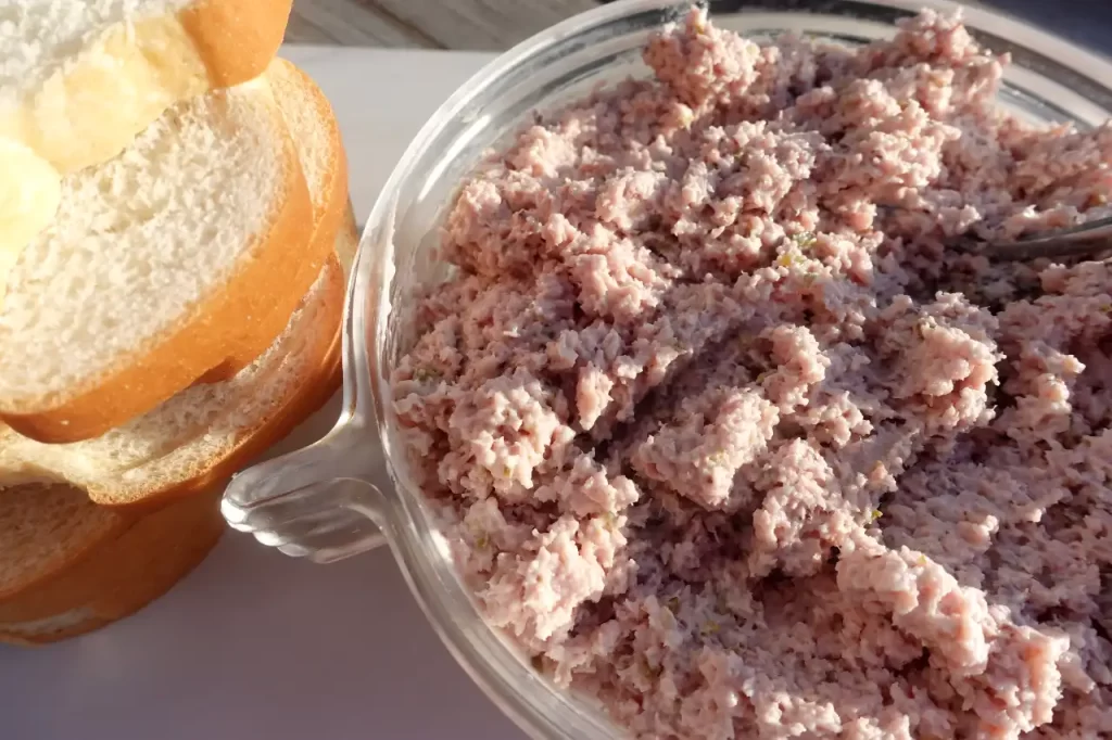 bowl-of-ham-salad.