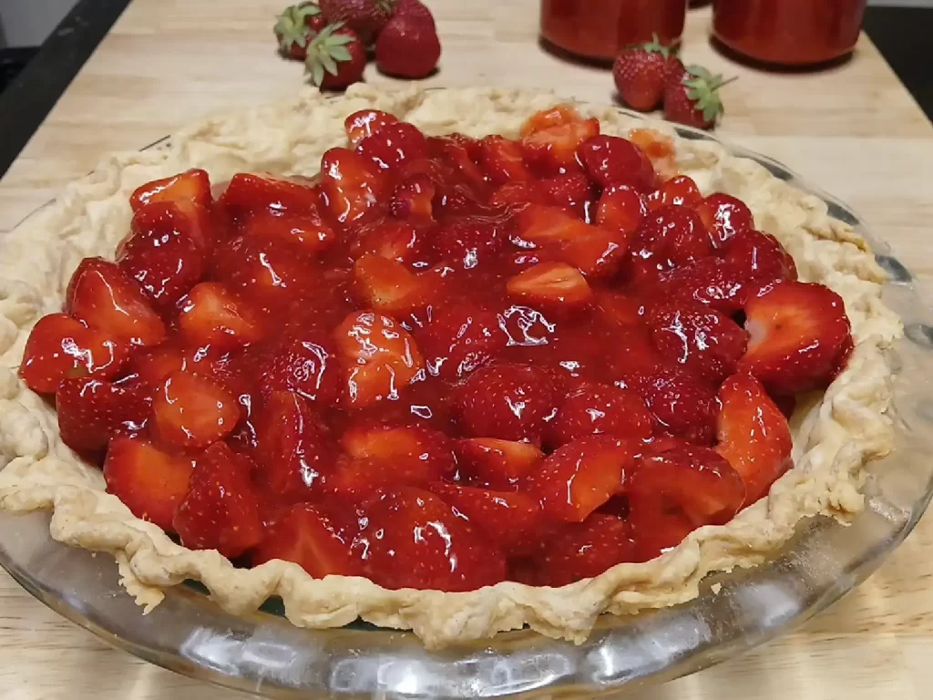 close-up-strawberry-pie.