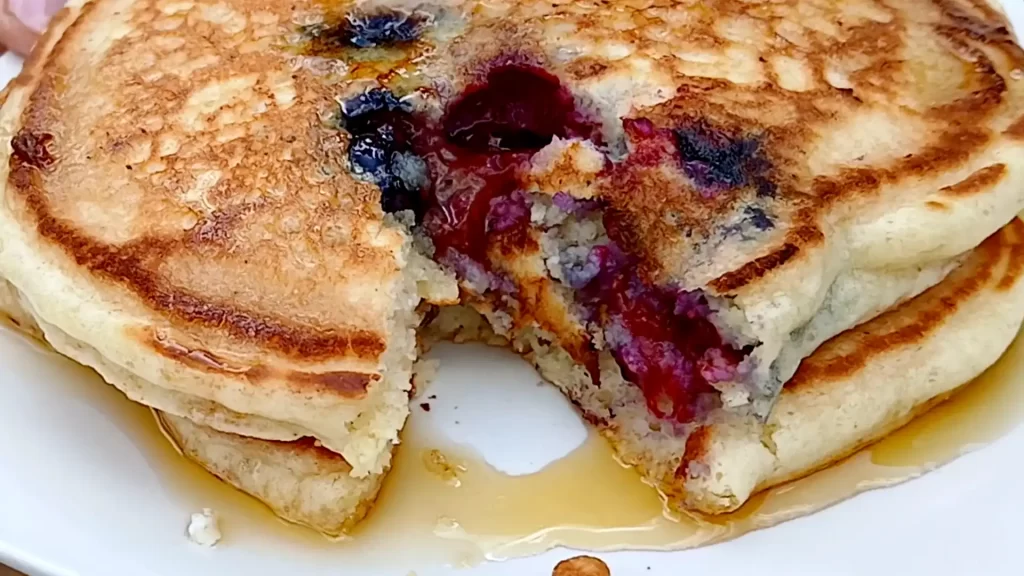blueberry-pancake-stack-with-syrup.