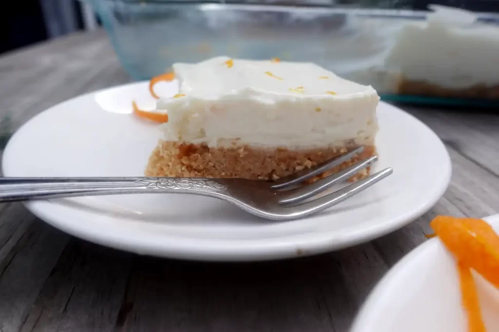 close-up-lemon-cheese-cake-bar