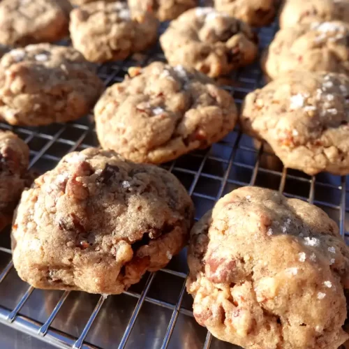 side-view-brown-butter-pretzel-cookies.