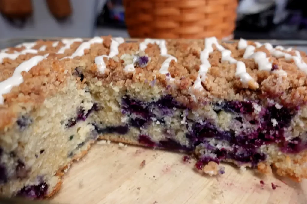 11x7-pan-of-blueberry-crumb-coffee-cake-recipe