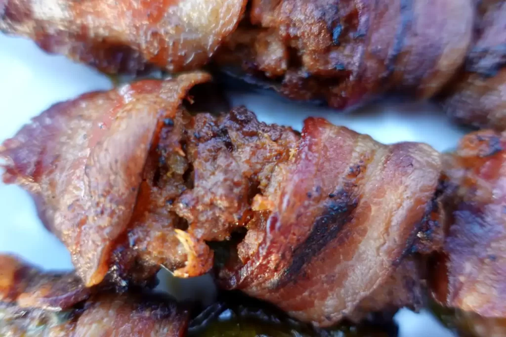 close-of-cheeseburger-jalapeno-poppers-recipe.