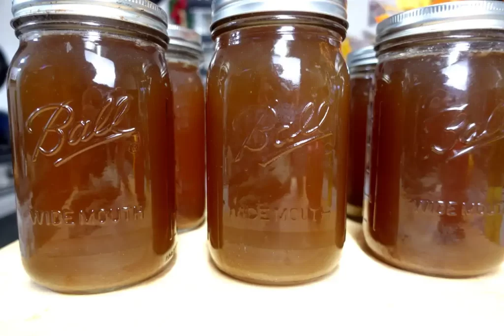 close-up-homemade-beef-bone0-broth-recipe