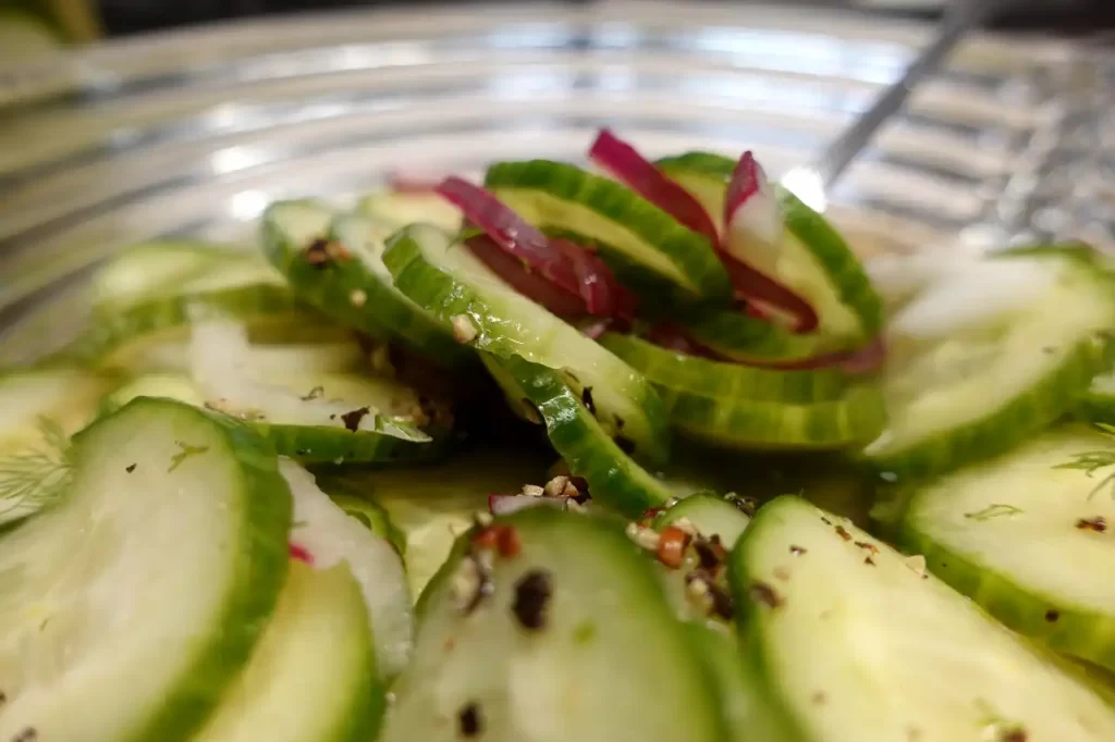 close-up-pickled-cucumbers-and-onions