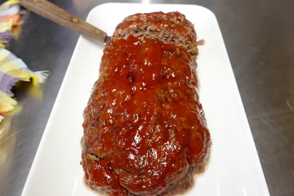 meatloaf-being-sliced.