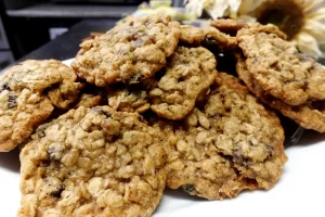 oatmeal-raisin-cookie-recipe-on-platter-piled-high