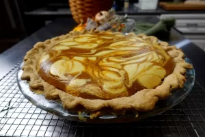 side-image-pumpkin-pie-with-cream-cheese-swirl