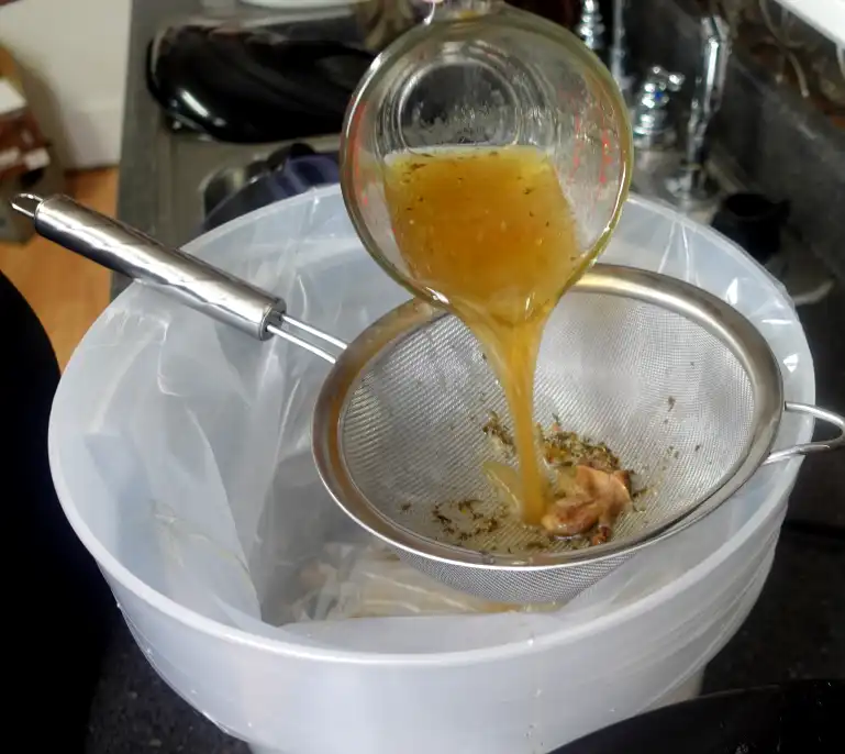 straining-beef-broth