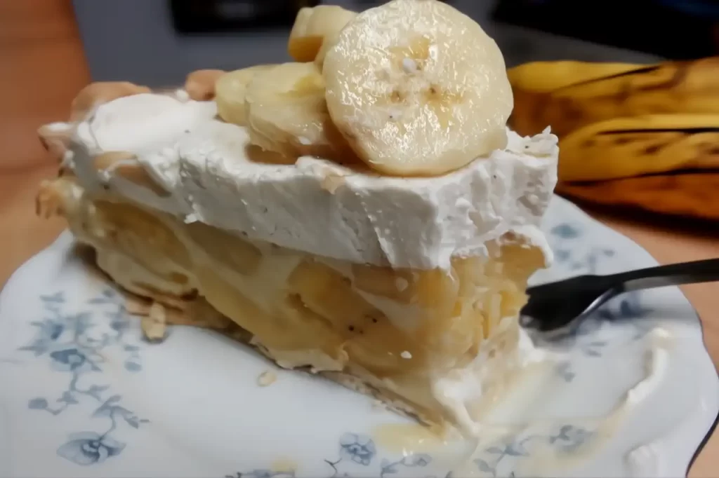 banana-cream-pie-slice