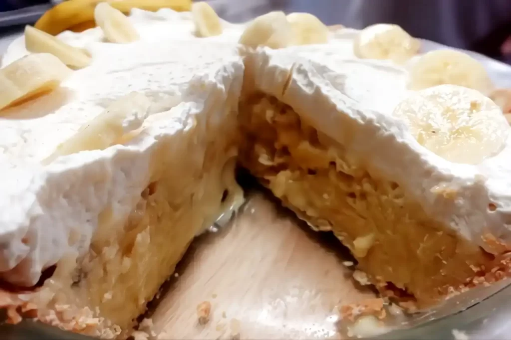 banana-cream-pie-slice-cut-out